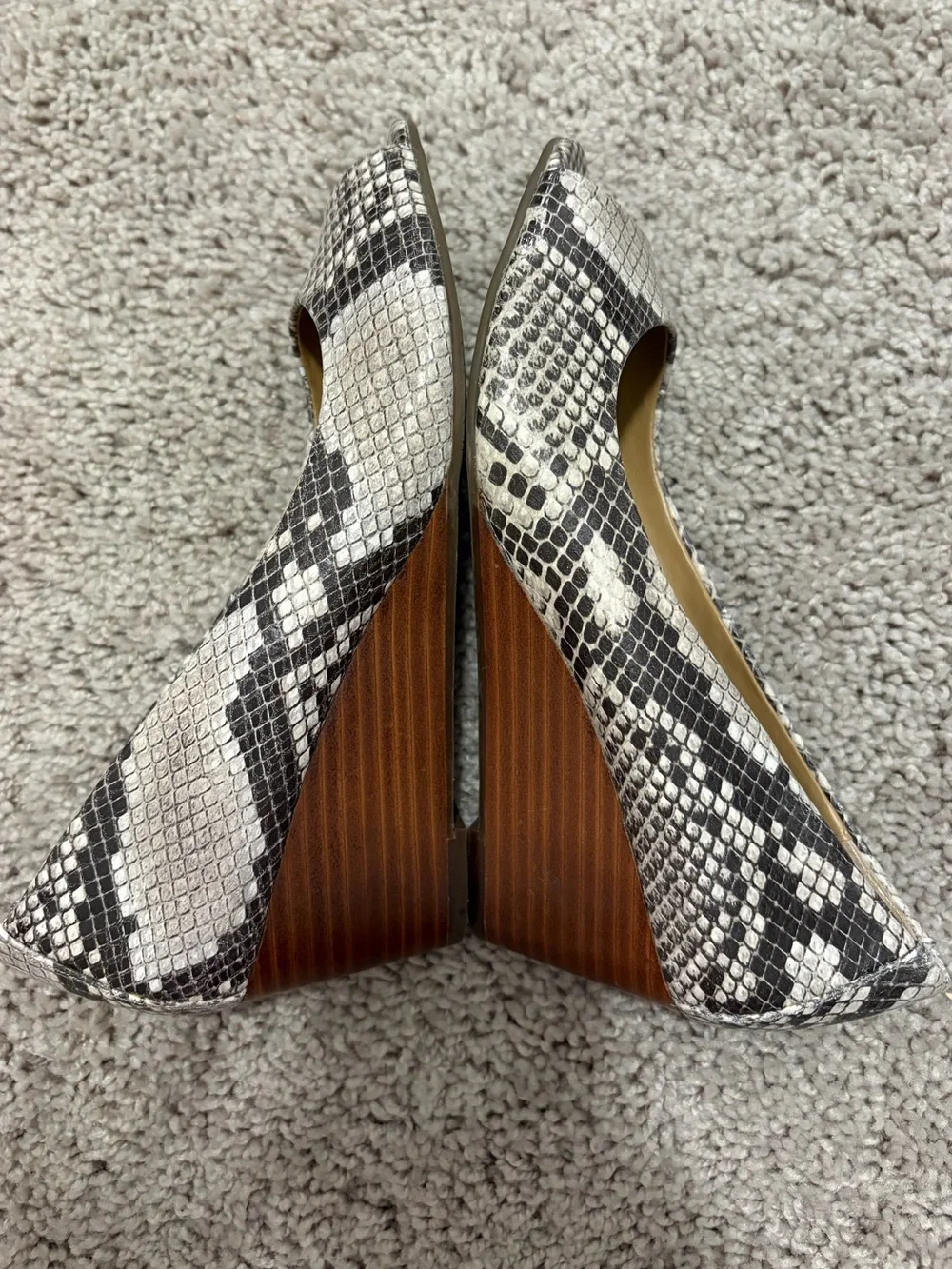 Vionic Bria Snakeskin Leather Peep Toe Wedge Heels Size 6